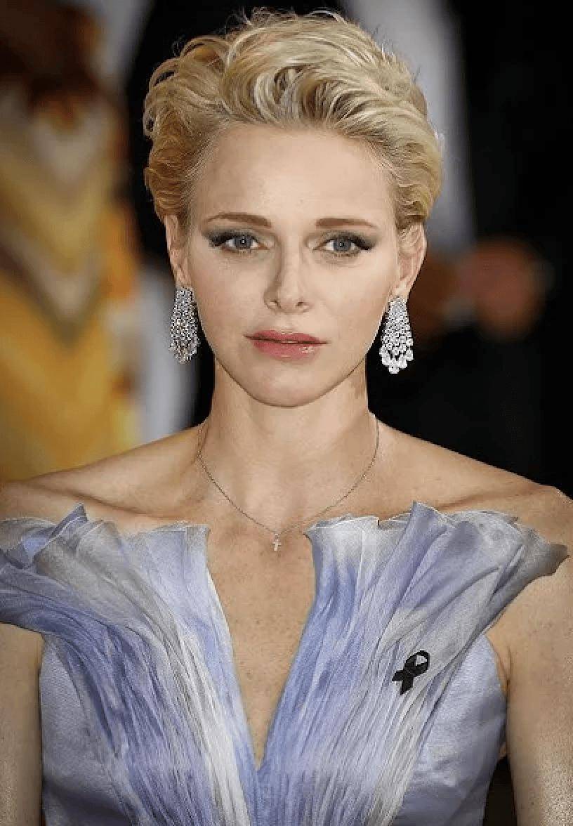 开元棋牌在线夏琳王妃14年后再戴婚礼王冠竟有新寓意！